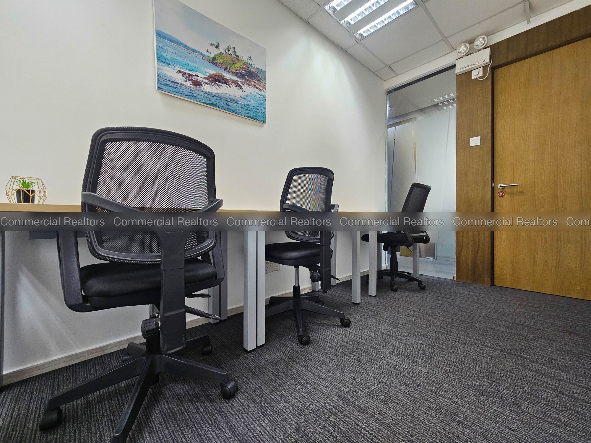Premium 10-Person Serviced Office Space Available in Colombo 04 - Image 4