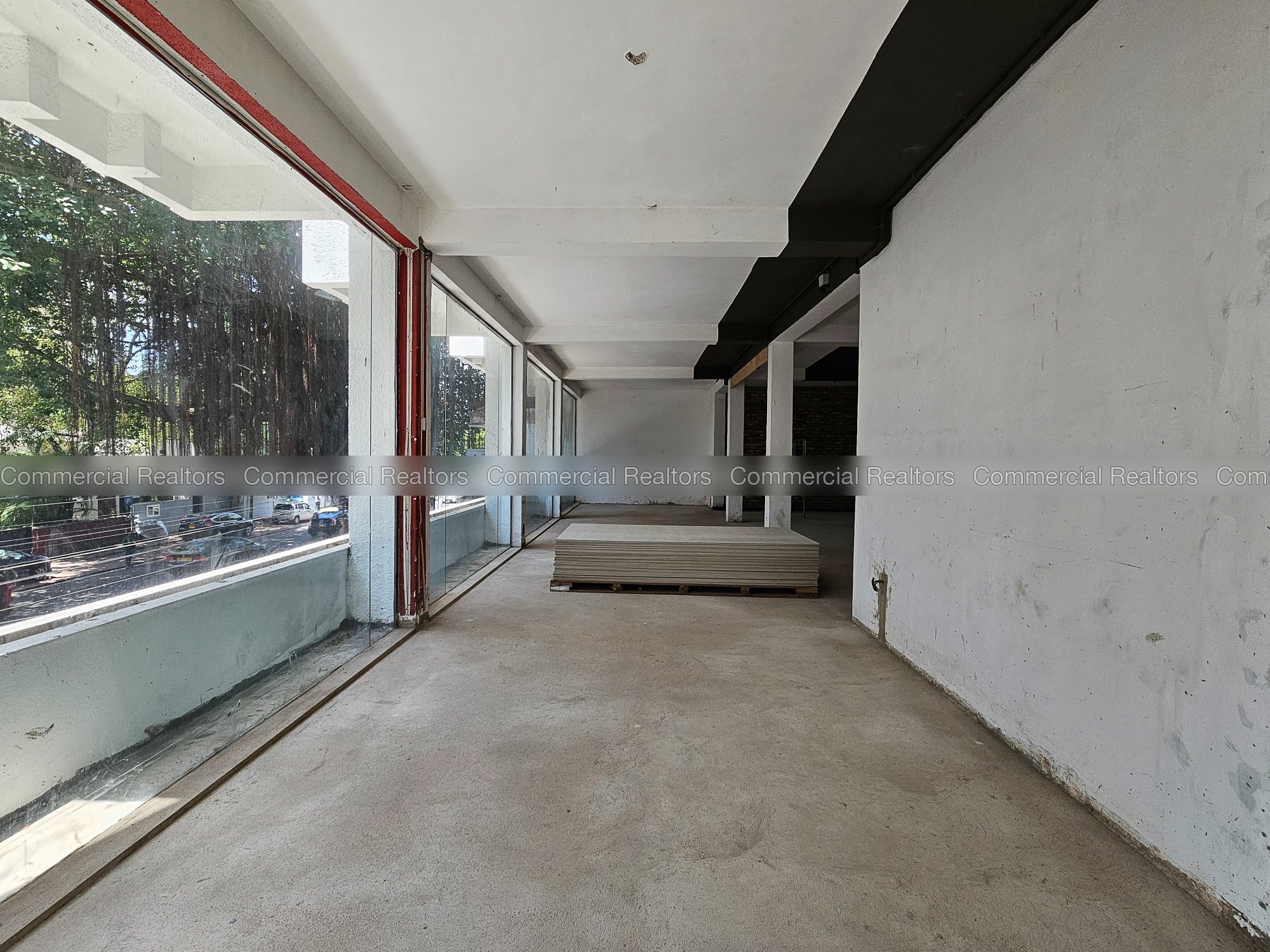 20,500 Sq.Ft Commercial building for Sale in Colombo 04 - Image 2