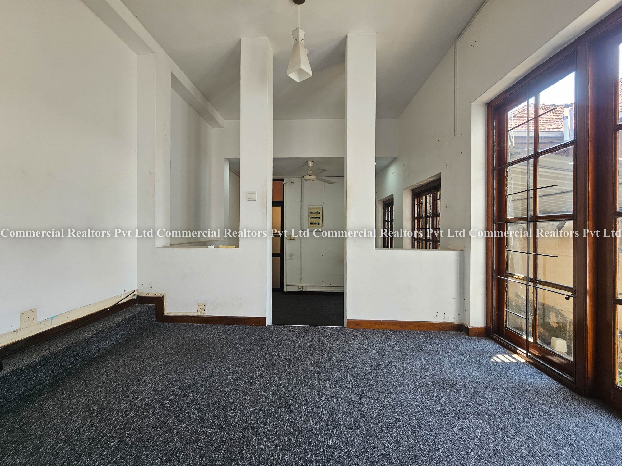 3,500 Sq. Ft. Commercial House for Rent in Colombo 08 - Image 3