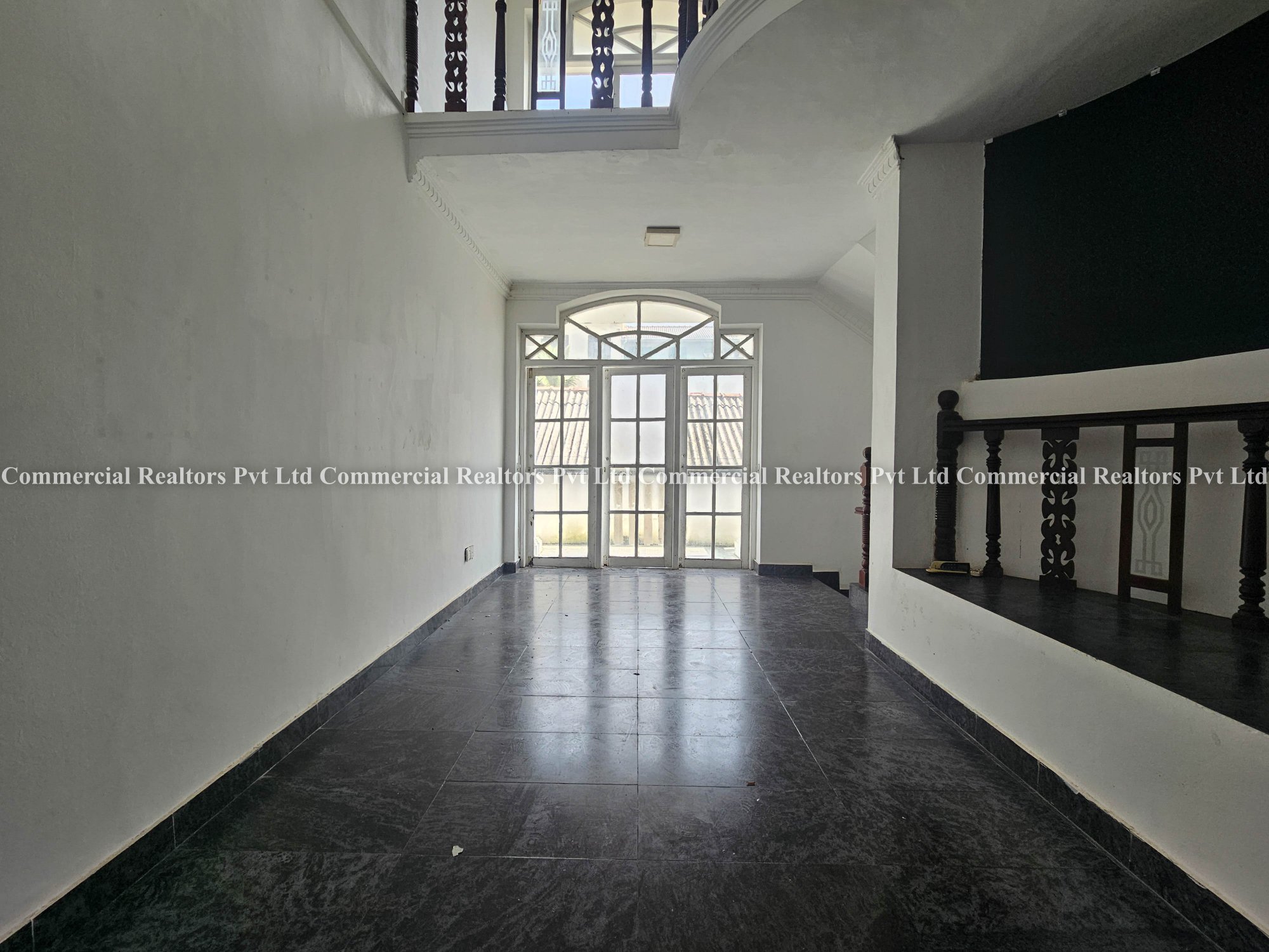 3500 Sq.Ft. Commercial House for Rent in Colombo 04 - Image 2