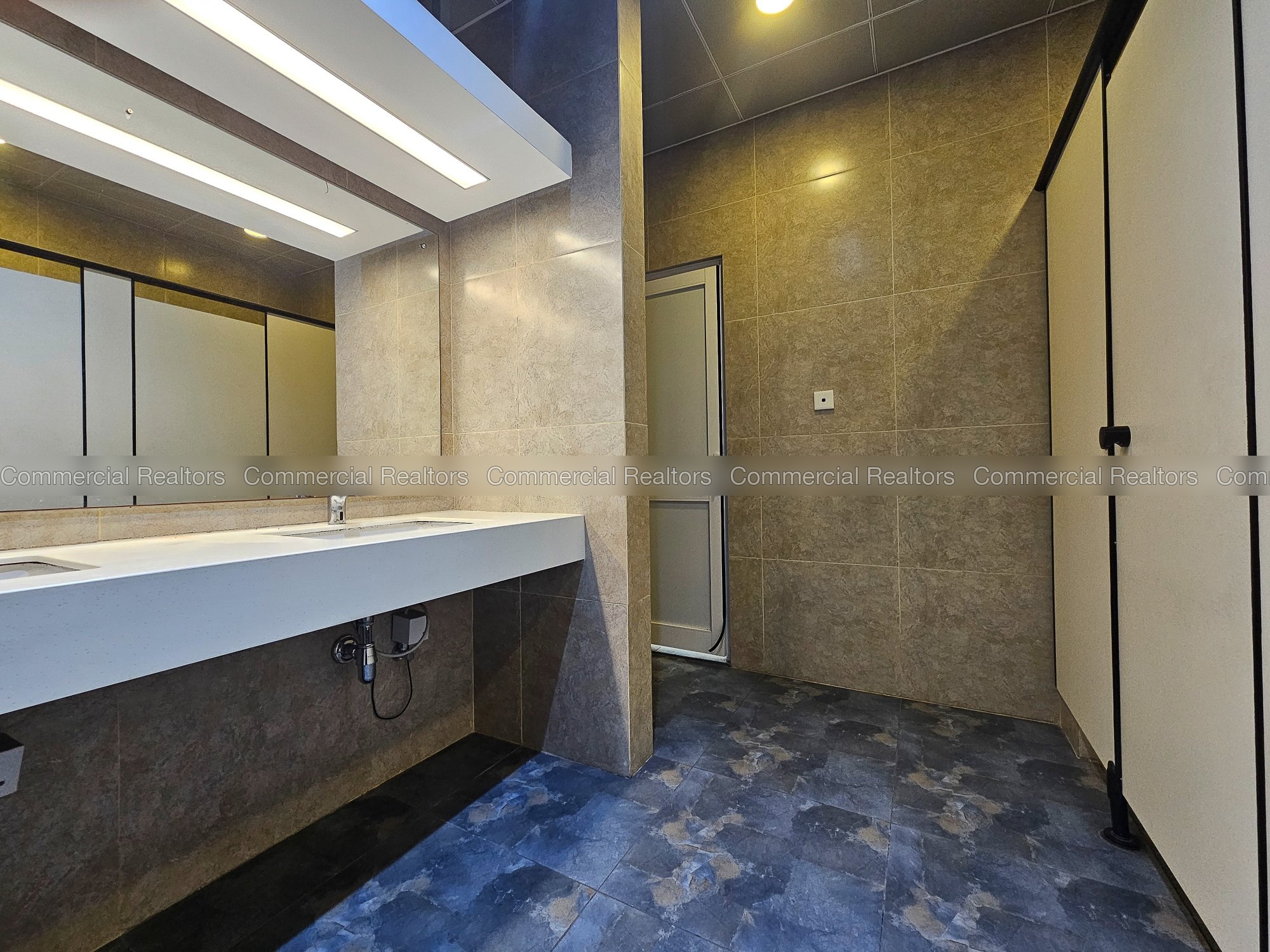 (RENTED) - Dual floor corporate office space for Rent in Colombo 03 - Image 4