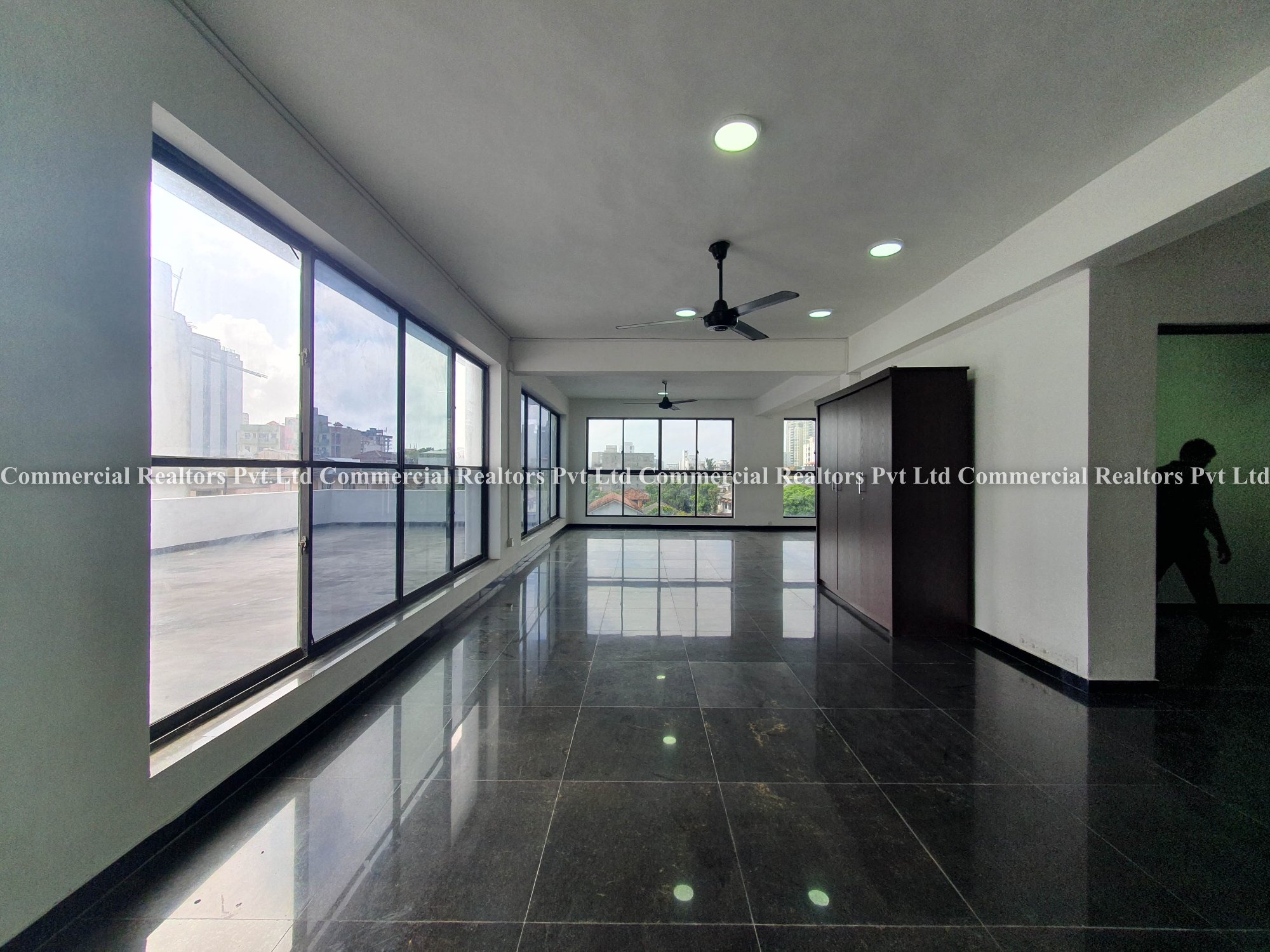 1,866 Sq. Ft. Commercial Floor for Rent in Colombo 06 - Image 3