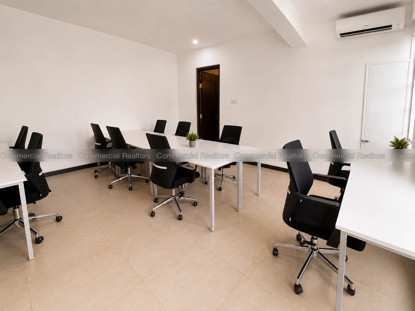50 Seats - Fully Furnished Serviced Office Workstations for Rent in Colombo 03 - Image 3