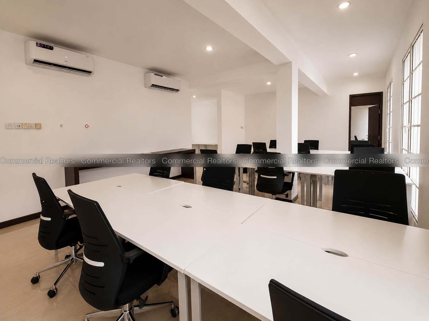 50 Seats - Fully Furnished Serviced Office Workstations for Rent in Colombo 03 - Image 4