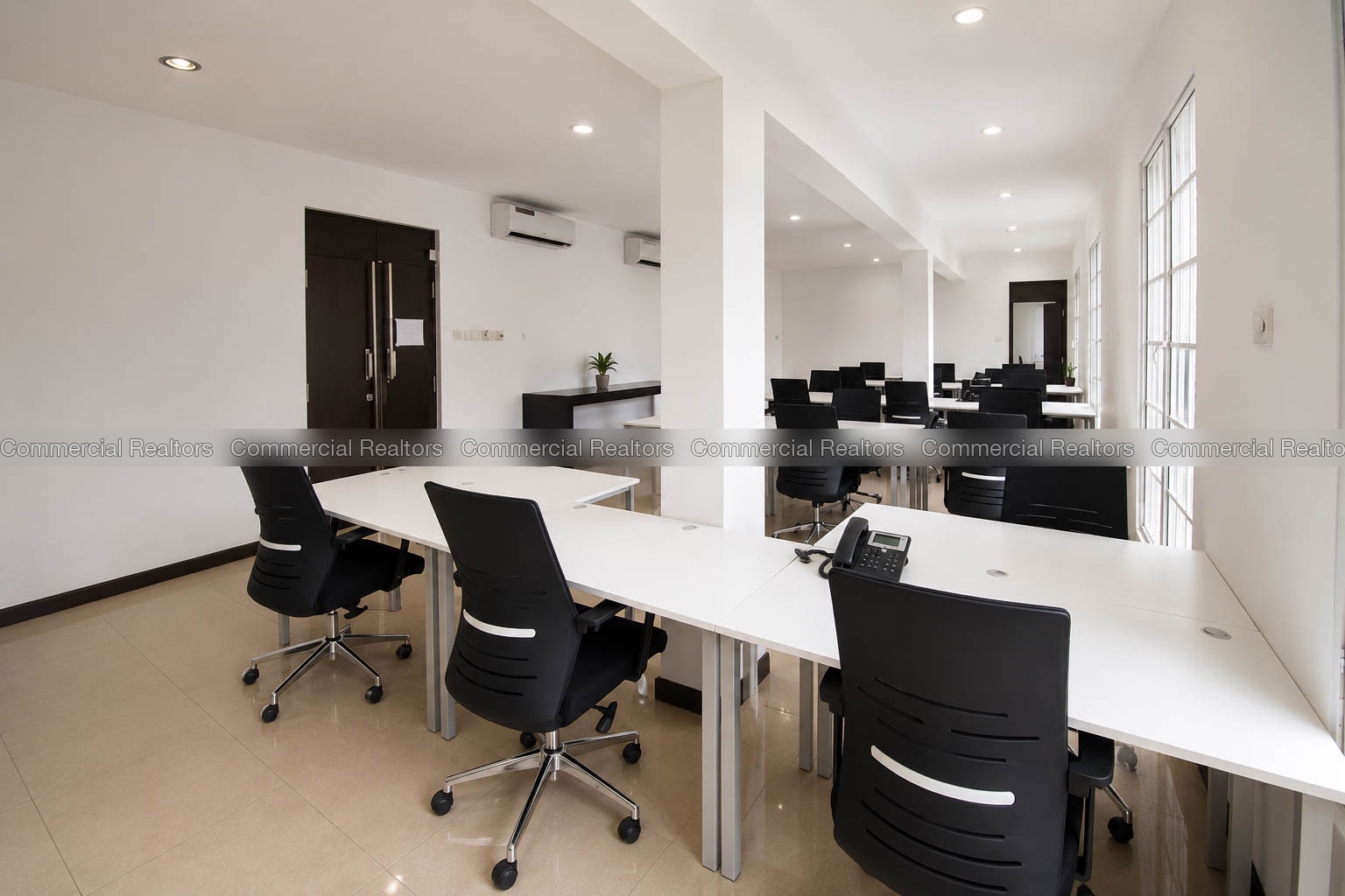 50 Seats - Fully Furnished Serviced Office Workstations for Rent in Colombo 03