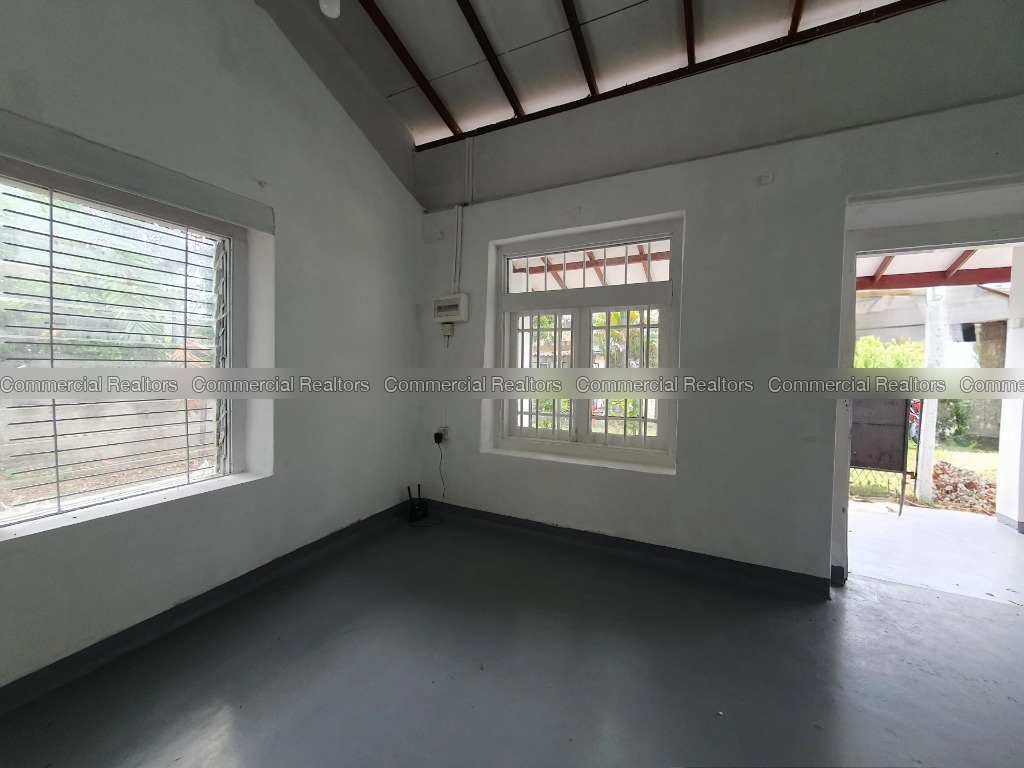 Rented - Commercial House for Rent in Colombo 05 - Image 4