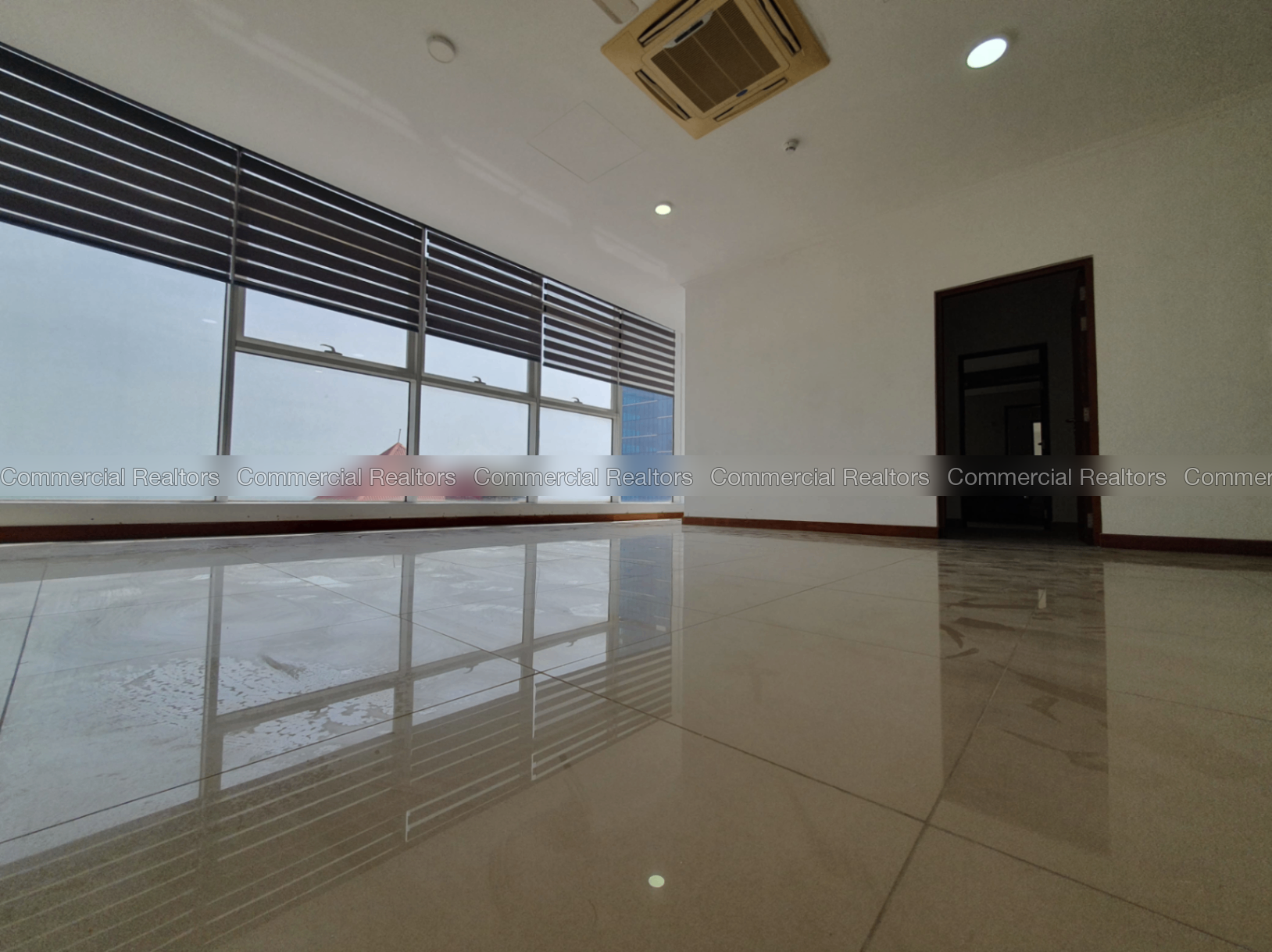 OFFICE FLOOR WITH SEA VIEW FOR RENT IN COLOMBO 03 - Image 2